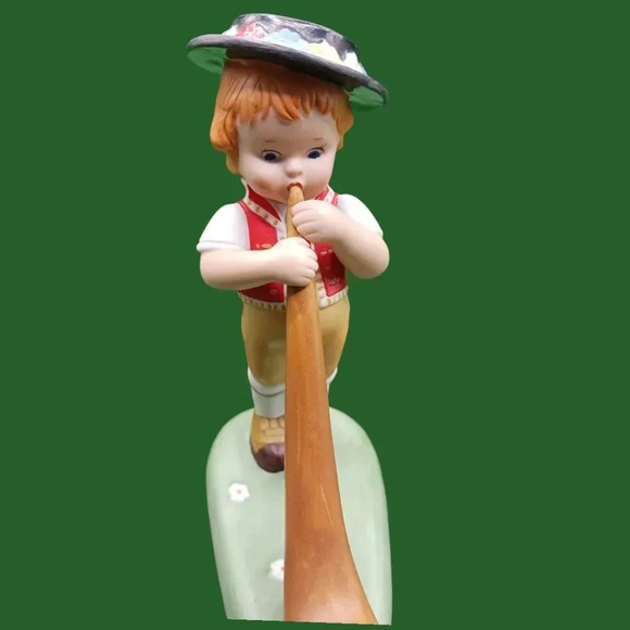 Franklin mint porcelain UN children stefan from czechoslovakia "6" tall - Picture 9 of 9